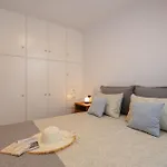 Апартаменты Prelude 2br Naxos Town Center Near