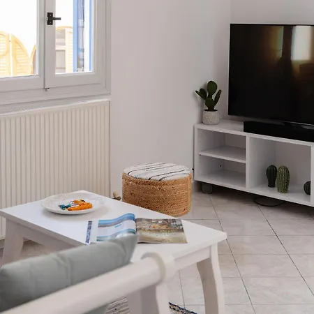 Prelude 2br Naxos Town Center Near شقة Naxos City